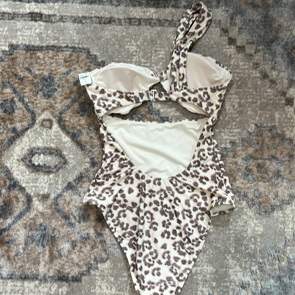 AERIE (NWT) One Shoulder Leopard One Piece Swimsuit, Size M - Picture 7 of 9
